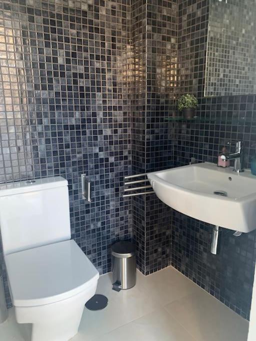 Apartament Spacious Loft / Literally At The Foot Of Alhambra Grenada Zewnętrze zdjęcie
